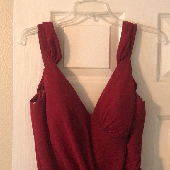 Pretty maids red maxi prom/bridesmaid dress. - Picture 4 of 6